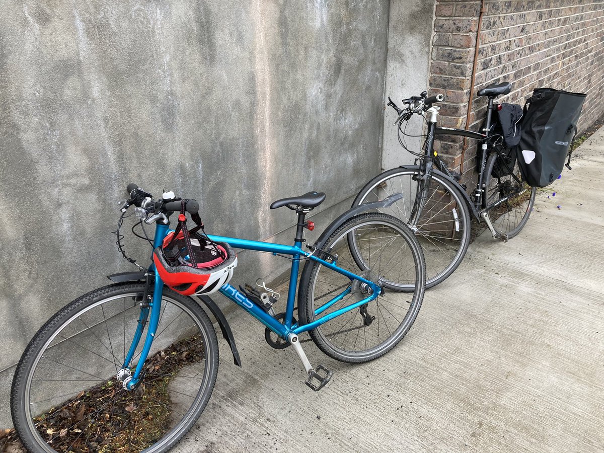 DaymoBrew's tweet photo. It’s the start of #bikeweek2022 - a regular Monday for us :-) Nice warm morning #cyclethere @Fingalcoco @CETNSPTA https://t.co/R03WETUYc5