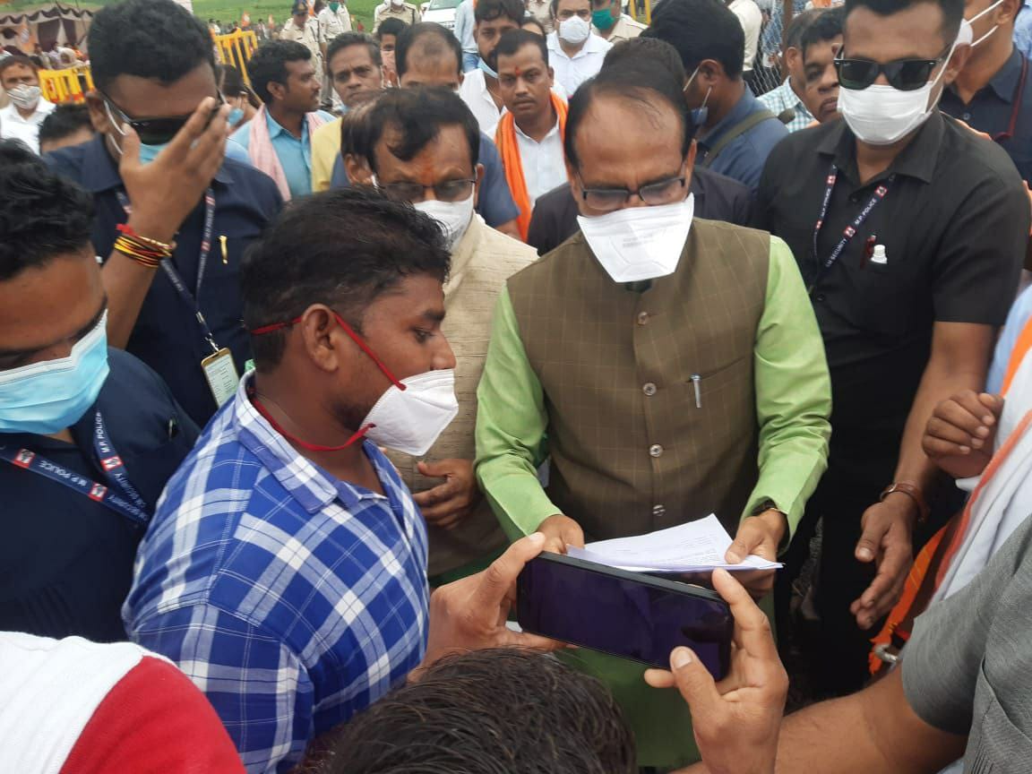 Surendr54973517's tweet photo. @ChouhanShivraj #पद_वृद्धि_माध्यमिक_शिक्षक 
18.50.60.100
सामाजिक विज्ञान विज्ञान हिंदी उर्दू के अल्प संख्यक पदों में वृद्धि कर सैकंड काउंसलिंग प्रक्रिया शीघ्र शुरू करे समान पद वितरण के साथ https://t.co/lE1xLusZsl