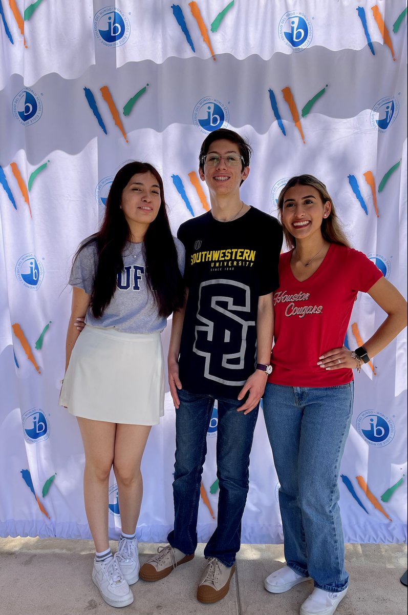 Our #FormerBison Leslie Correa, Eduardo Gonzalez, and Jatziri Arzate are off to <a href="/TuftsUniversity/">Tufts University</a>, <a href="/SouthwesternU/">Southwestern University</a>, and <a href="/UHouston/">University of Houston</a>!
#SBISDProud #SBISDT24 #Classof2022 <a href="/WAISSBISD/">Westchester Academy</a>