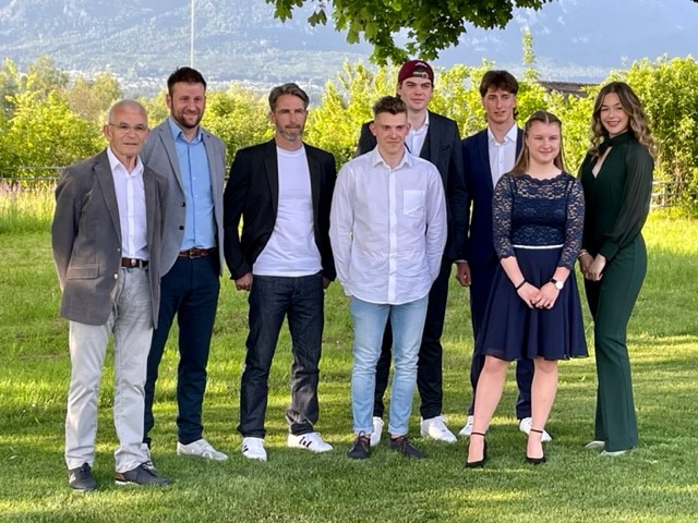 KantonSolothurn's tweet photo. #Sportpreis #kantonsolothurn 
Wir gratulieren von Herzen! Ruedi Oegerli (Sportverdienstpreis), Reto Luginbühl, Tobias Holliger (Sportverdienstpreis), Joel Winterberg, Lian Bichsel, Robin Affentranger, Anja Wyss, Meilin Ngovan; https://t.co/qtUIoFOOMN https://t.co/jVQMLYfxPO