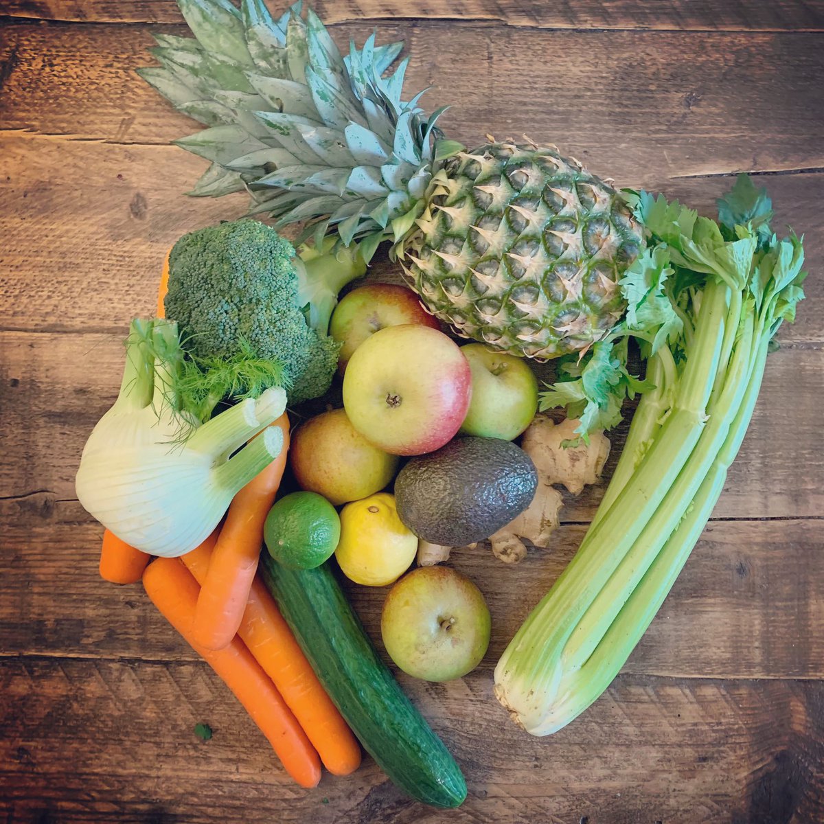 TheBodyToolkit's tweet photo. Juicing vs #LongCovid - Katie did the Virtual Retreat after 6 months post-viral fatigue from Covid19. “The juice detox transformed my energy levels which has made such a huge difference to how I feel. 3 months on, I’m still feeling the benefits.” https://t.co/jxJP3KR0zj https://t.co/FgzEJ5l4p5