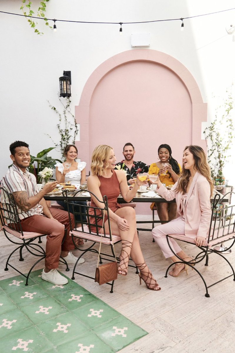 express's tweet photo. Want to get paid for your great style? Introducing Express Style Editor Ambassador Program—a way to put your passion for fashion to work. 💃 #ExpressStyleEditor

Apply Here: https://t.co/76pJ6tIDeH https://t.co/bmK028Nqm9