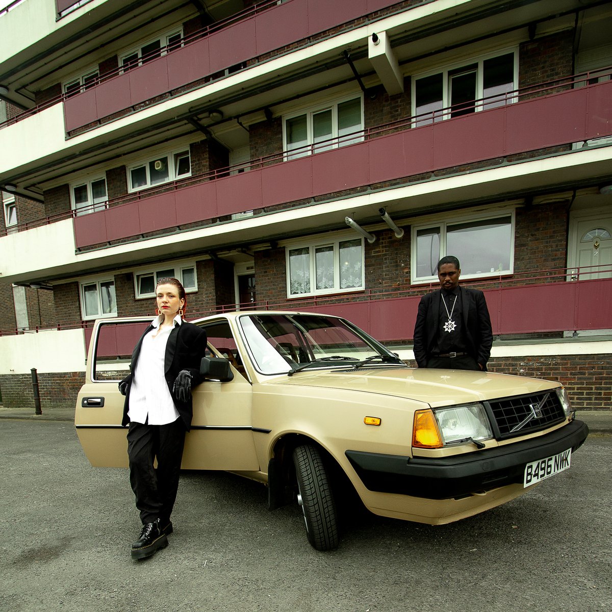 Landing this week, ‘Grail’, is the second single off the forthcoming MOTHERBOX by Chuck Enzo (King Kashmere) and features the vocal talents on the one and only Maddy.

linktr.ee/GroupBraCil

🔥