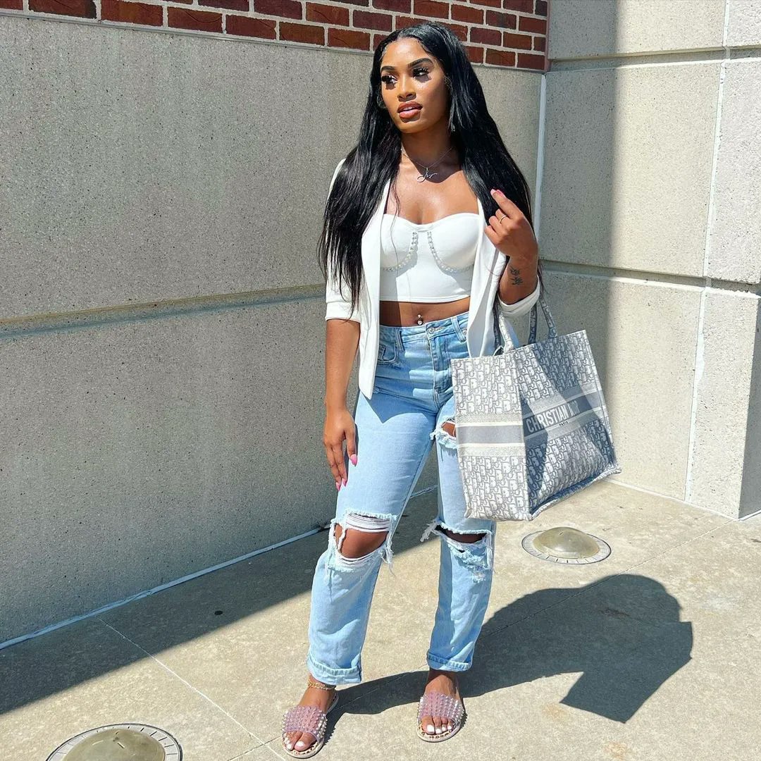 _UniquelyTamed's tweet photo. No effort needed! @mikala_anise 
#bundles from @uniquelytamedhair #cute #beautiful #beauty #pic #explorepage #explorepage✨ #melaninpoppin #melaninqueen #bestoftheday #love #fashion #photography #instagood #model #BlackWomen #shopnow https://t.co/7IFrh0GWD3 https://t.co/pDbD8dGyDY