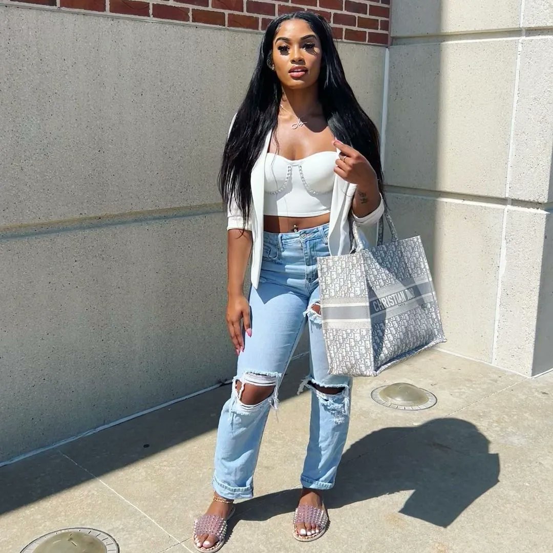 _UniquelyTamed's tweet photo. No effort needed! @mikala_anise 
#bundles from @uniquelytamedhair #cute #beautiful #beauty #pic #explorepage #explorepage✨ #melaninpoppin #melaninqueen #bestoftheday #love #fashion #photography #instagood #model #BlackWomen #shopnow https://t.co/7IFrh0GWD3 https://t.co/pDbD8dGyDY
