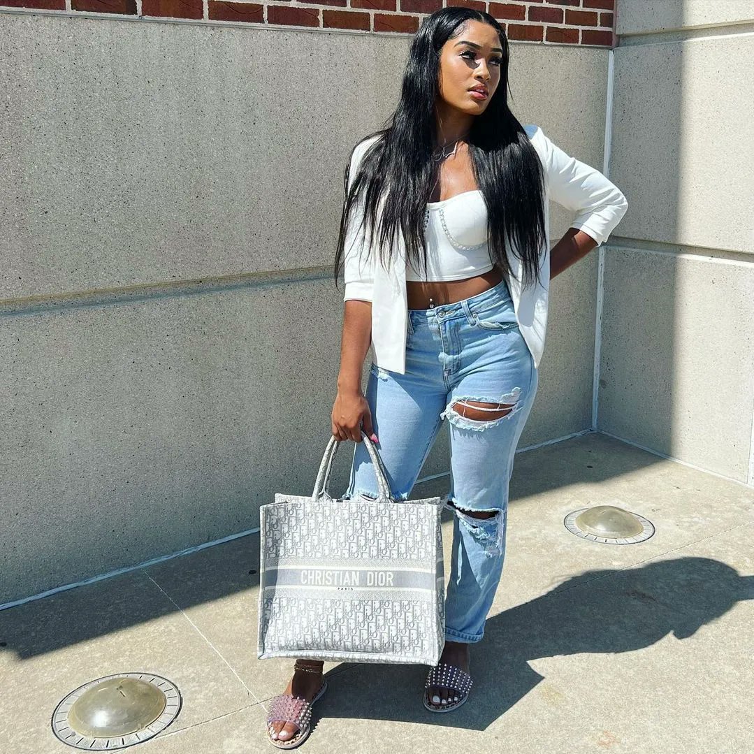 _UniquelyTamed's tweet photo. No effort needed! @mikala_anise 
#bundles from @uniquelytamedhair #cute #beautiful #beauty #pic #explorepage #explorepage✨ #melaninpoppin #melaninqueen #bestoftheday #love #fashion #photography #instagood #model #BlackWomen #shopnow https://t.co/7IFrh0GWD3 https://t.co/pDbD8dGyDY