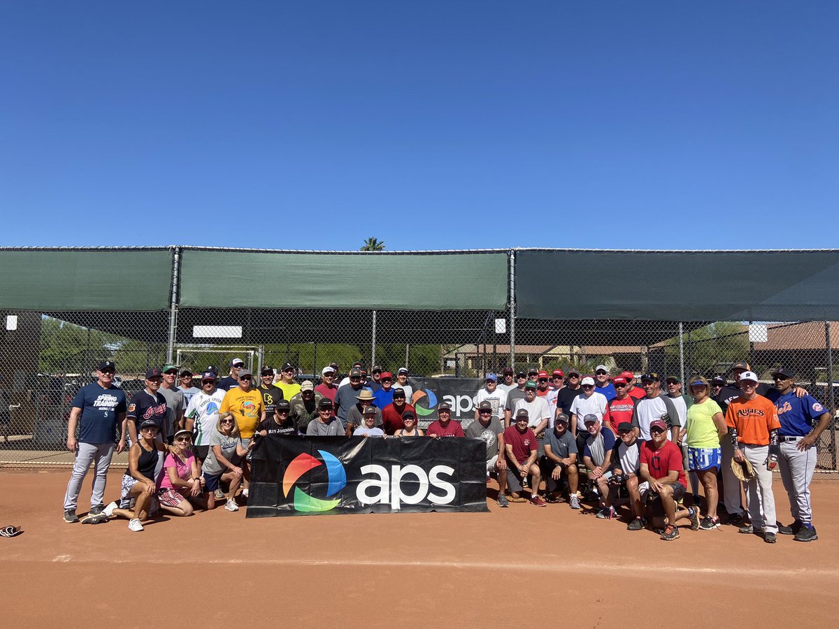 aps_jess's tweet photo. PebbleCreek Softball brought out their best players for an @apsFYI All Stars Clinic with former MLB player Ken Phelps! https://t.co/ZOynuOruIy