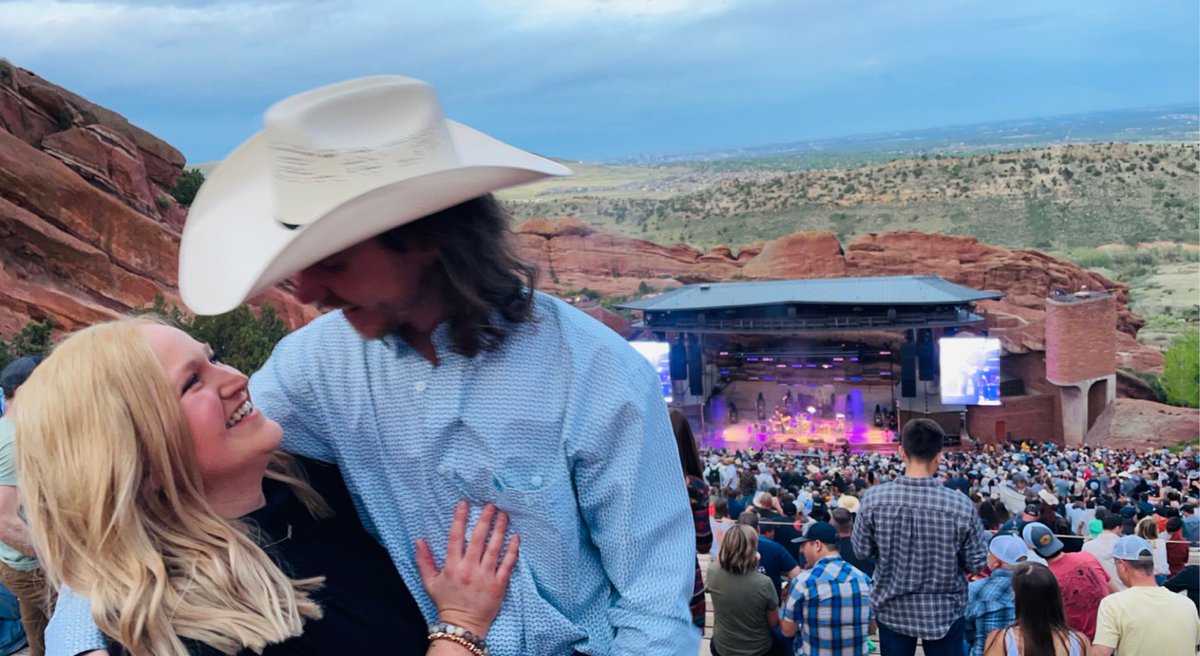 lilbitsavory's tweet photo. The coolest place with the coolest people.❤️ #Turnpiketroubadours https://t.co/DRooqUpHsi