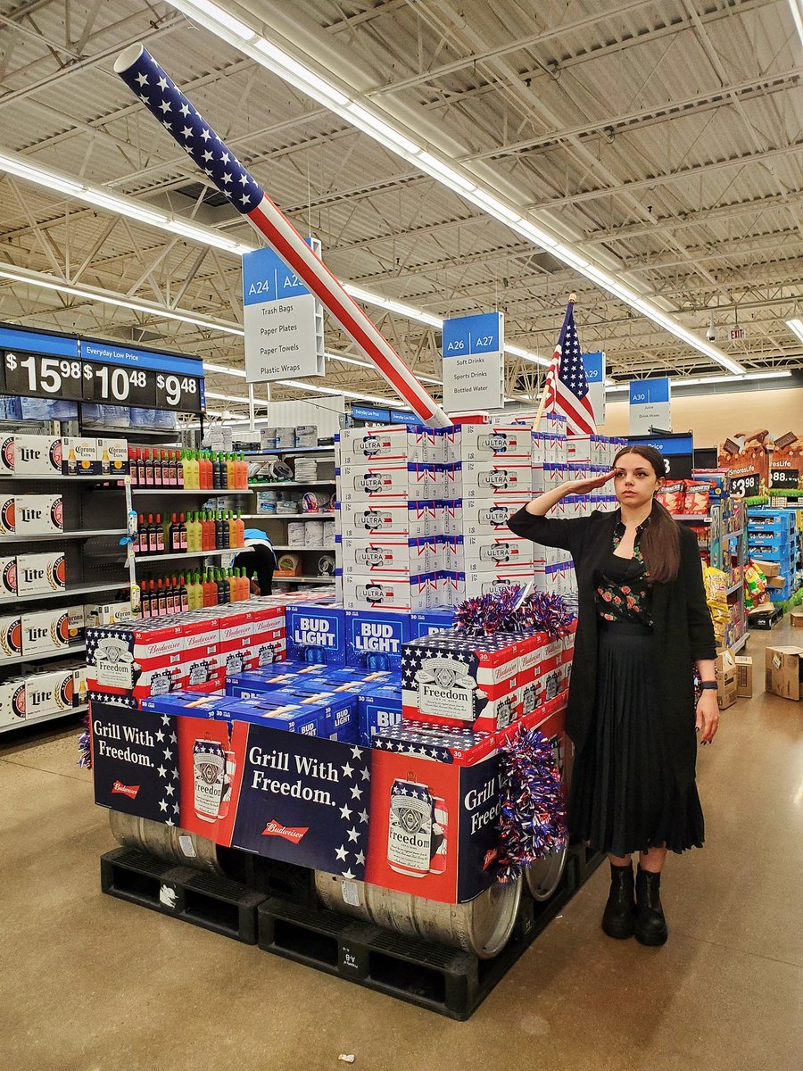 _Amberoo's tweet photo. Nobody:

@Walmart : https://t.co/uiiWu8YvLE