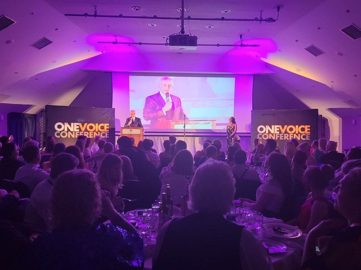 katherinelmoran's tweet photo. ✨️my first One Voice Awards✨️

Saturday was a celebration of amazing talent &amp; graft 🎙

To be a nominee was special.

To celebrate with &amp; feel part of this community...🤌

Thanks to @peterdickson, @Hugh_Edwards + @GravyForBrain for creating this space 🙏

#OVA22 #voiceover https://t.co/ZcNGznEYPJ
