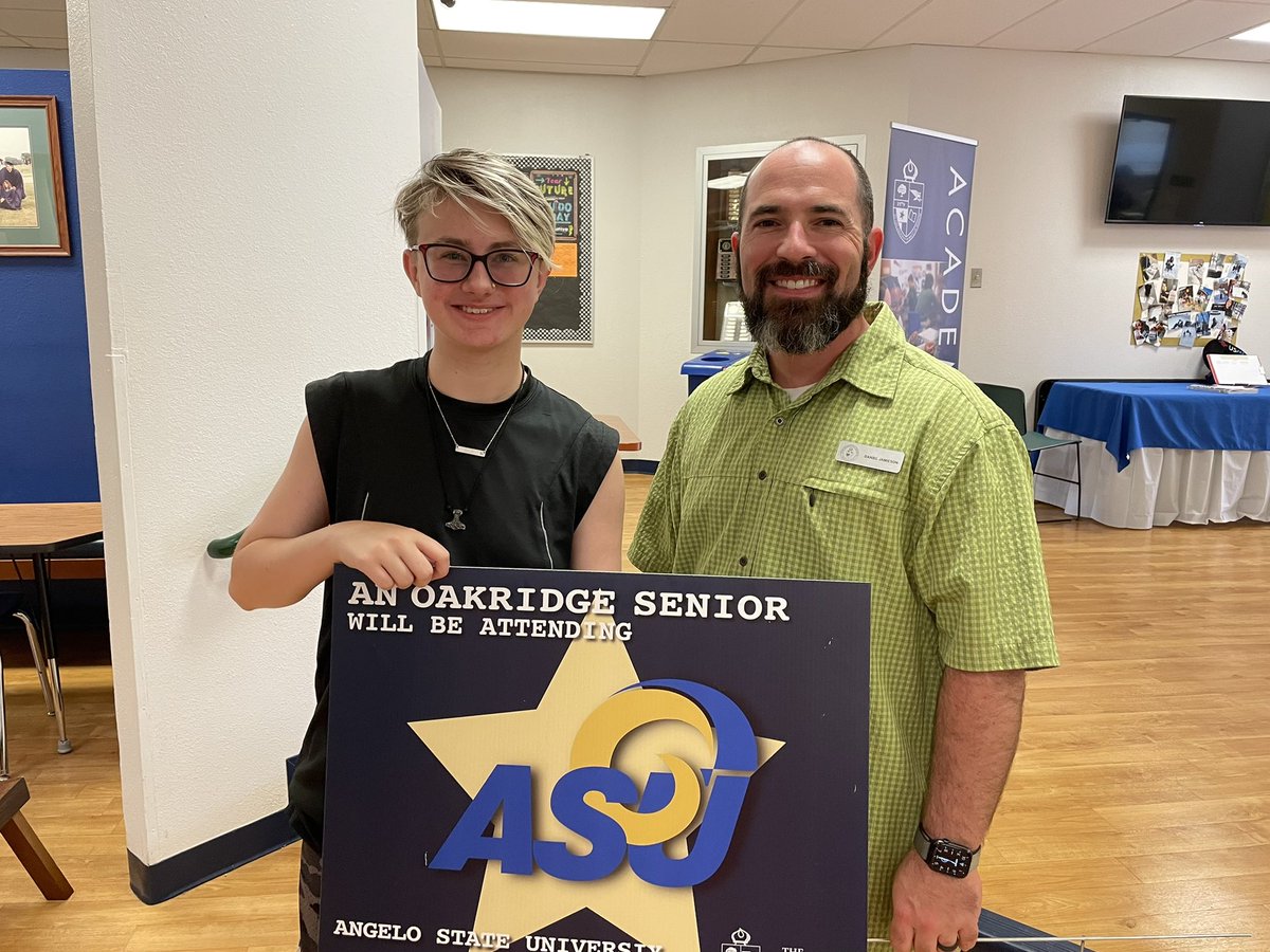 dcjamieson's tweet photo. Ciel has been one my cello players since he was in 6th grade. He will graduate in a week. He’s attending Angelo State Univeristy in the fall to major in business and minor in art. Very proud of him. #oakarts #oaklearns https://t.co/33Jg8SwoIB