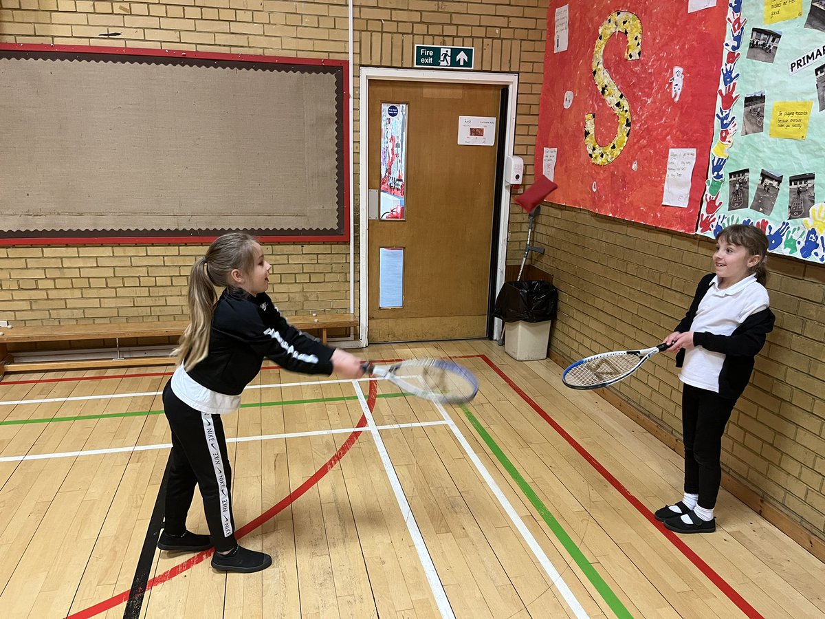 MissBonar_'s tweet photo. Primary 3 were practicing their racket skills in PE this morning using beanbags 🏸 @carmondean_ps https://t.co/9ydi2SfXNu