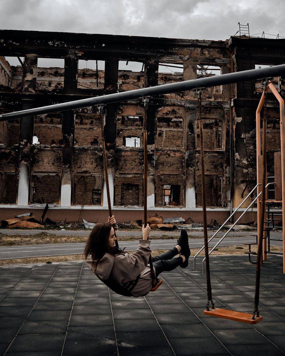 BogdanaUkraine's tweet photo. Wartime in the city of Kharkiv 2022, spring.  I can't believe this can happen in the 21st century.  People live in the subway like in a horror movie.  Husbands die in war protecting their families and the whole country.  Children become orphans....  Why? 
#StopWarInUkraine #help https://t.co/7rZFPATv7J