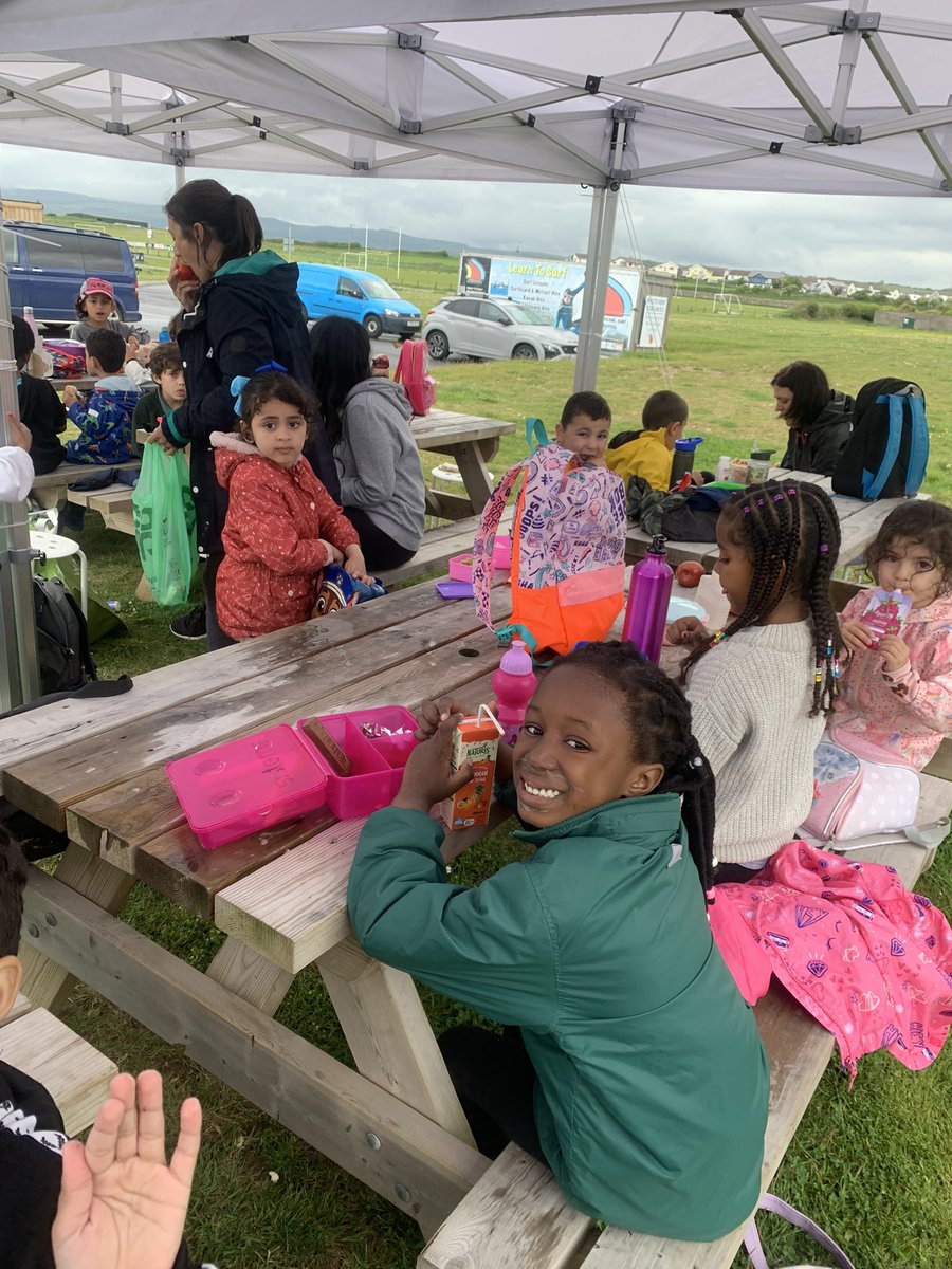 ReceptionMoon's tweet photo. It was a rainy lunchtime so we had our lunch under the gazebo in the dry! Lots of sandy wet toes and happy smiling faces 😁 https://t.co/HwPhoSX1UE