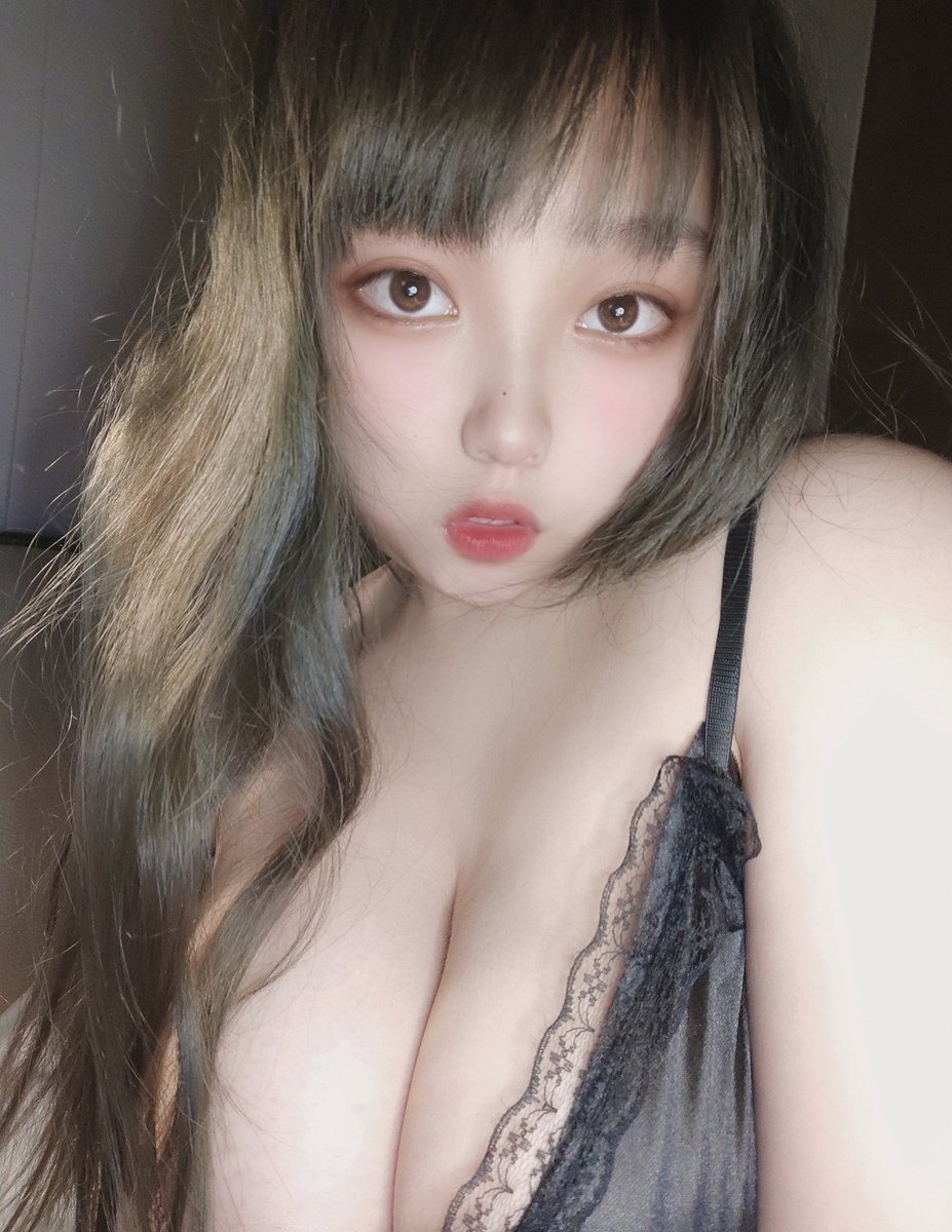 mengmengJane's tweet photo. 别人家的孩子都会打酱油了~而我们的孩子还在我嘴里 https://t.co/KWG4TKBBWJ