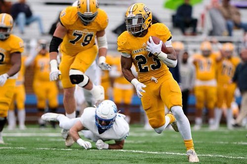 drakemcdaniel7's tweet photo. After a great camp this Saturday, I’m beyond blessed to say I’ve received my first offer from @EHCFootball !! Thank you @Coach_BeCraft for a great camp. Cant wait to make my way back to Campus. @BeesFootball61 @CoachMeeks_Bees @CoachWash5 https://t.co/DLbdo9gOlv