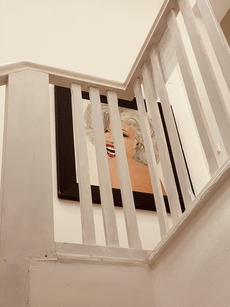 Kunststadt_MH's tweet photo. #Jugendstil in der #Kulturstadt #Mülheim an der Ruhr(Straße 3) Treppenhaus im #KulturortVillaArtis #MarylinMonroe #MHruhr #MuseumModerneKunstMülheim #MMKM https://t.co/dPWo414nlV