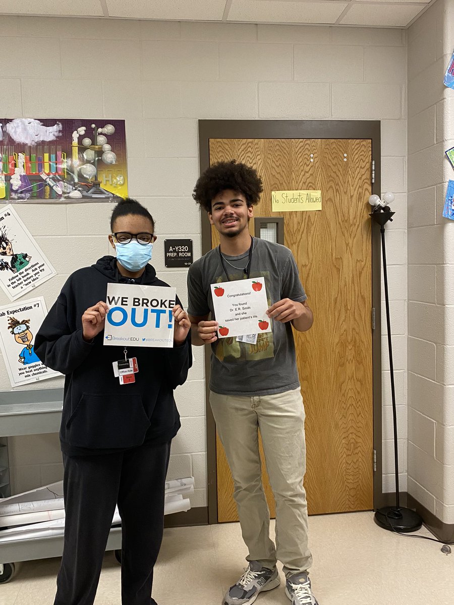 LegacyHSLib's tweet photo. Fun afternoon in @sciyonce Anatomy &amp; Physiology class with these #Lockstars.  Reviewing for finals with @breakoutEDU Congratulations to the winners. #MISDLibLove #everystudentengaged https://t.co/QnXuVZHtaY
