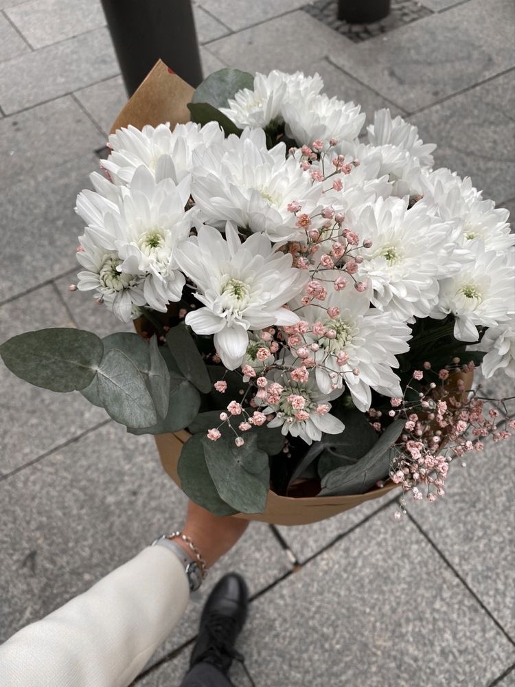 liviuuh's tweet photo. beautiful bouquet. https://t.co/s957PVUAaj