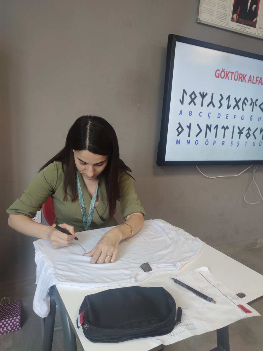 9. Sınıflar ile "Göktürk Alfabesi" etkinliğimiz. <a href="/cecemsimsek/">cem şimşek</a> <a href="/cigdemkarakas16/">Çiğdem Karakaş</a>