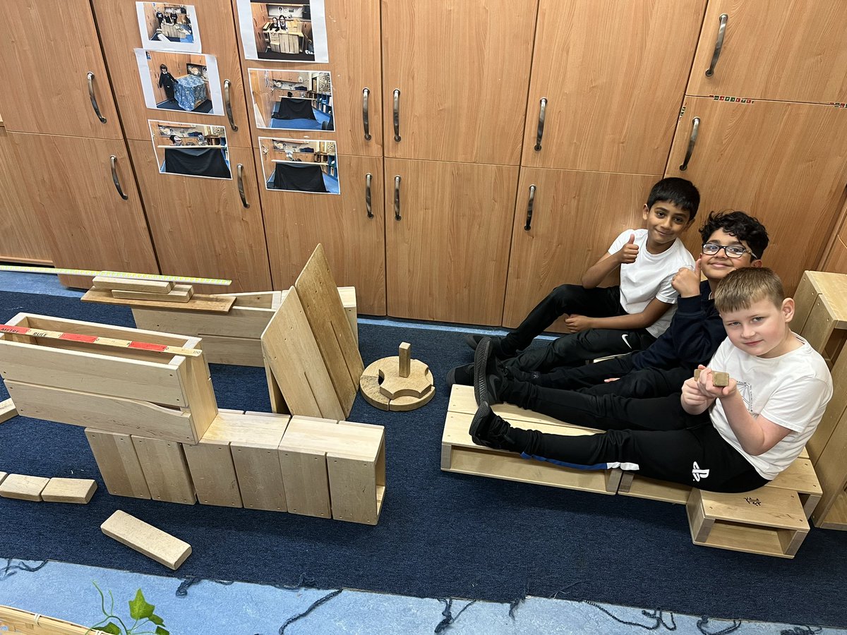 MissBonar_'s tweet photo. Some of our recent block play creations, including a spaceship and some rainforest dwellings 🧱@carmondean_ps https://t.co/2oqBDjPXxr