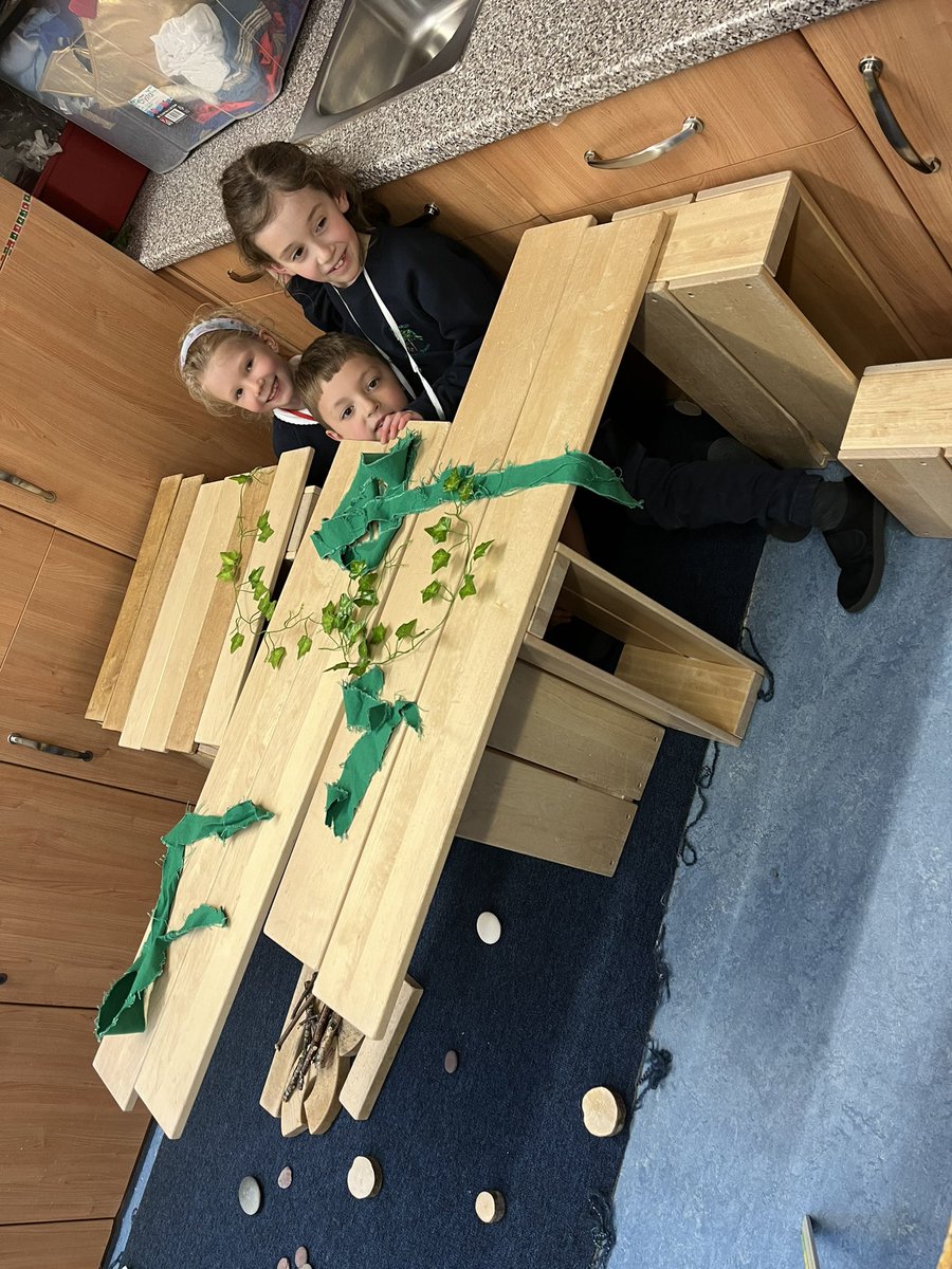 MissBonar_'s tweet photo. Some of our recent block play creations, including a spaceship and some rainforest dwellings 🧱@carmondean_ps https://t.co/2oqBDjPXxr
