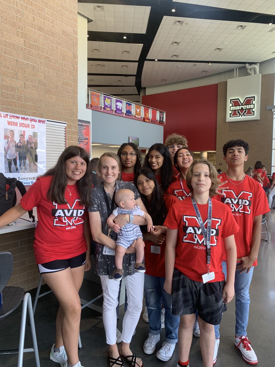 kailey_mcmillan's tweet photo. The littlest biggest fan of Marcus 9 AVID❤️ https://t.co/y2loxecCN9