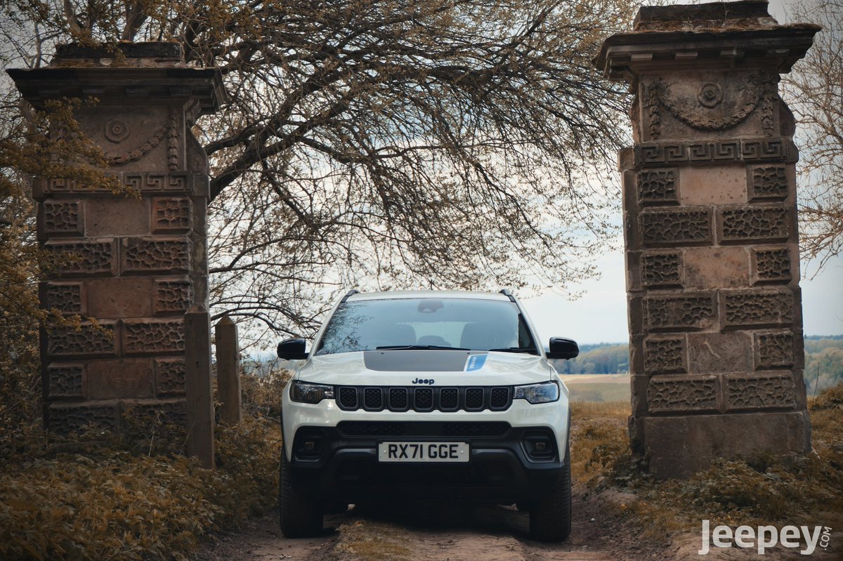 jeepeycom's tweet photo. A few pictures of the new @jeep_uk Compass Trailhawk hybrid on a test. An impressive new model to the Jeep line up. 

#jeepuk #jeepcompass #compasstrailhawk #trailhawk #4xe #hybrid https://t.co/hWHklz8FJB