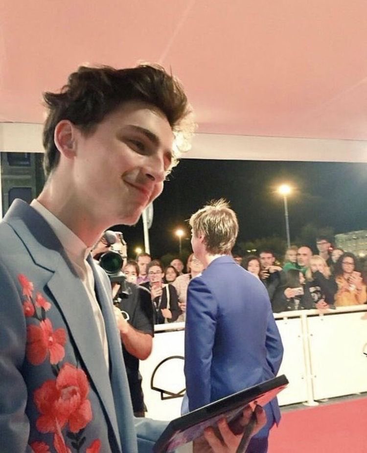 timothée chalamet looking at his fans must be one of the most wholesome things to ever exist