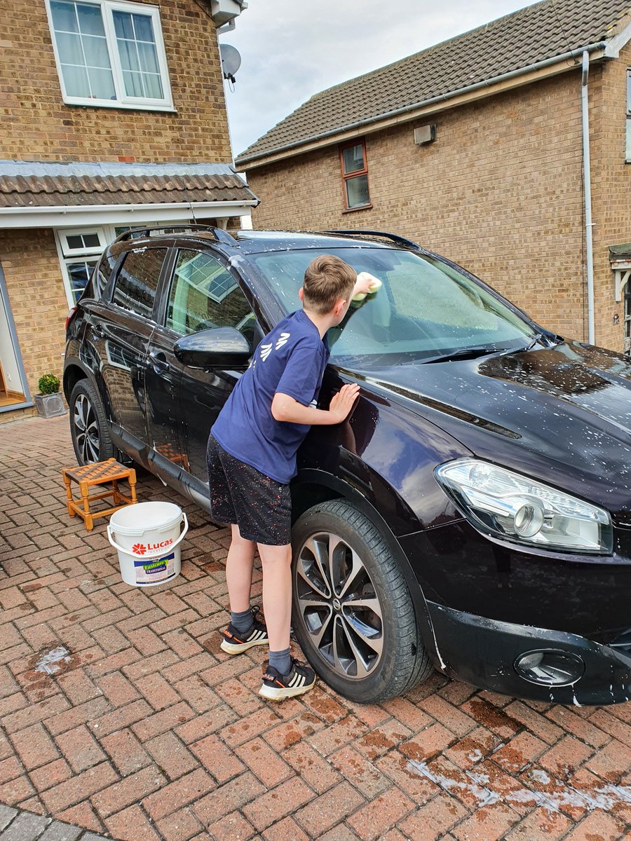 KimCroft's tweet photo. And so it begins... #Y6£1challenge #startupbusiness #loadsamoney @OPALG_6H2122 @OPA_LG 🤑 💰🚗🧼🧽 https://t.co/xkZ0YZMfXU