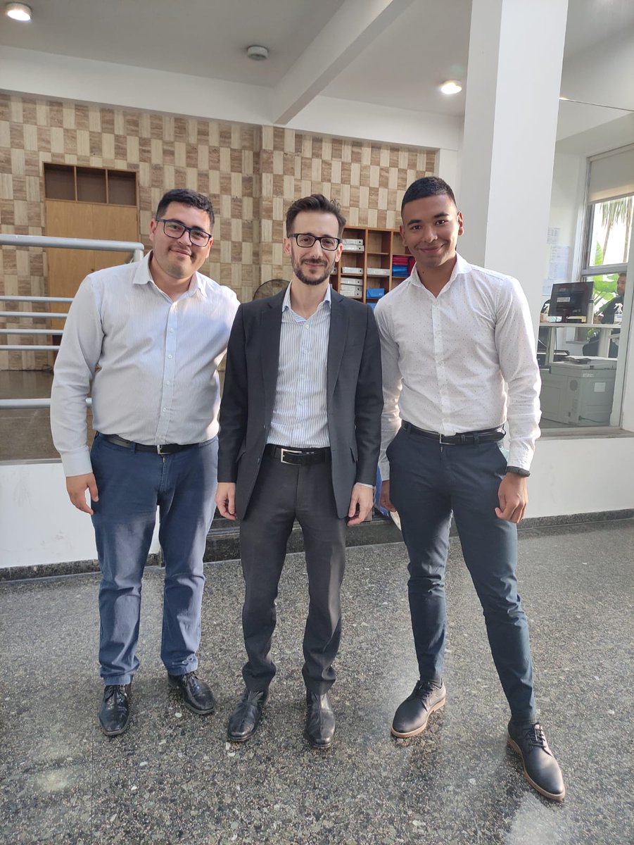 ebmalve's tweet photo. Junto a los directivos del BIRF recrrimos los barrios a intervenir junto a @OpisuPba. Se ejecutaran 67 viviendas licitadas por la empresa Niro en el predio Peribebuy para las Familias de B° San Petersburgo. Tarea que nos llevo 2 años de puro trabajo junto a todo este gran equipo https://t.co/LI2iCEdcTD