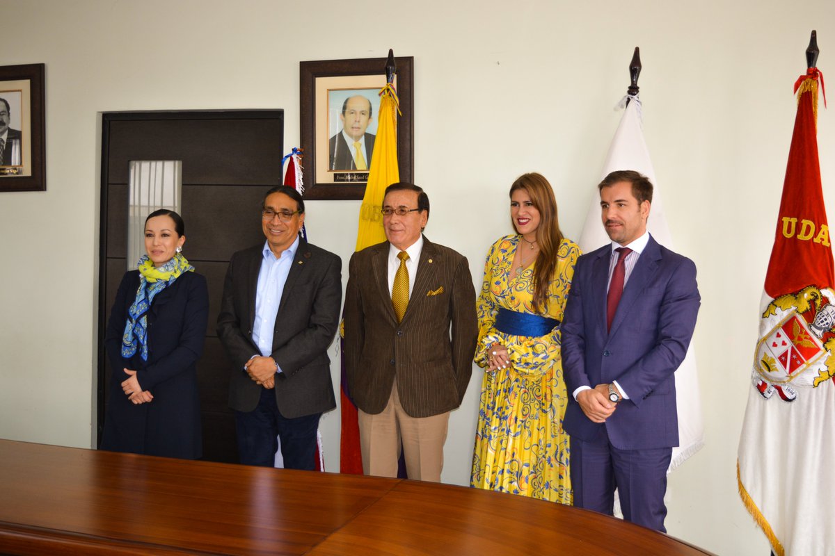 CCPIbarra's tweet photo. Con grata satisfacción días atrás entregamos de manera formal los resultados de las mesas del Primer Encuentro Binacional Fronterizo Colombo - Ecuatoriano a los representantes del Parlamento Andino. https://t.co/NaB3virCPE