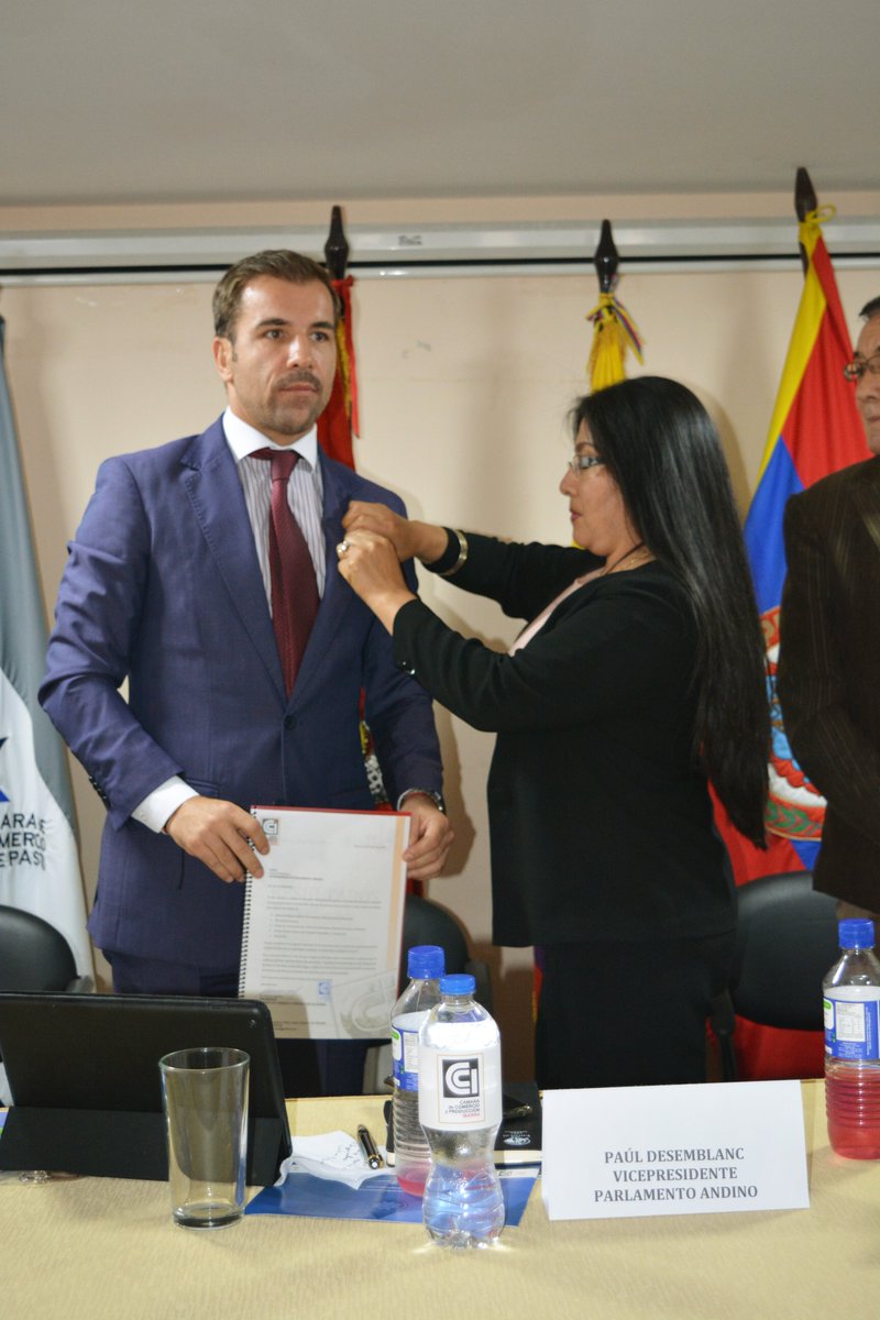 CCPIbarra's tweet photo. Con grata satisfacción días atrás entregamos de manera formal los resultados de las mesas del Primer Encuentro Binacional Fronterizo Colombo - Ecuatoriano a los representantes del Parlamento Andino. https://t.co/NaB3virCPE