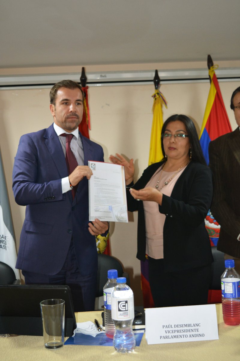 CCPIbarra's tweet photo. Con grata satisfacción días atrás entregamos de manera formal los resultados de las mesas del Primer Encuentro Binacional Fronterizo Colombo - Ecuatoriano a los representantes del Parlamento Andino. https://t.co/NaB3virCPE