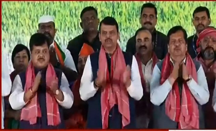 RahulV192001's tweet photo. खाईयके पान बनारस वाला 😝
खुल जाये बंद अकल का टाला😂
#CheapBJP #Hindutva https://t.co/hSf6Vg6GmL