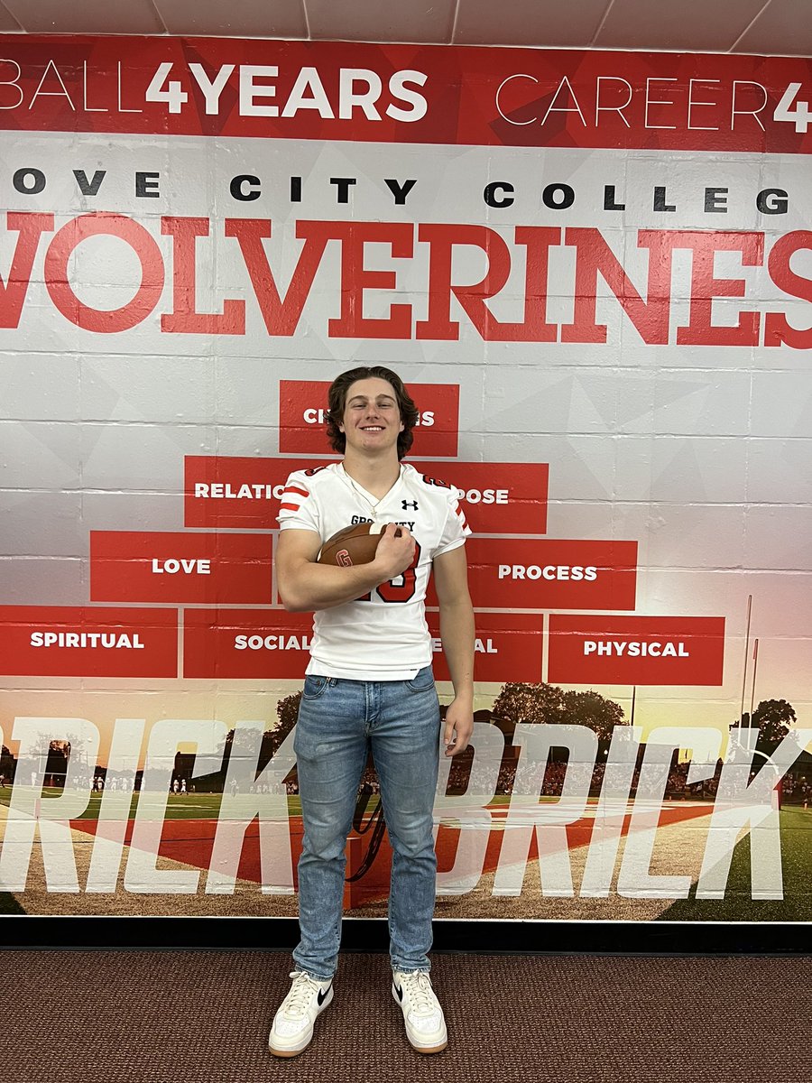 sasalaaden's tweet photo. Had a great time visiting Grove City College. Big thanks to @coachkendall_ for showing me around the campus and @CoachBBrest for the invite. I love the vision and the overall attitude of the team! @GCC_FB #brickbybrick https://t.co/hXTnmU3sm9