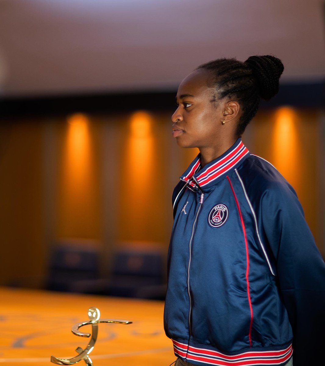 MarieKatoto's tweet photo. Best player 2021/2022 @tropheesunfp @d1arkema 🏆🎖🥇 Merci aux joueuses adverses, à mes coéquipières et mes proches 🙌🏾💪🏾 https://t.co/ALJ9hU6MIH