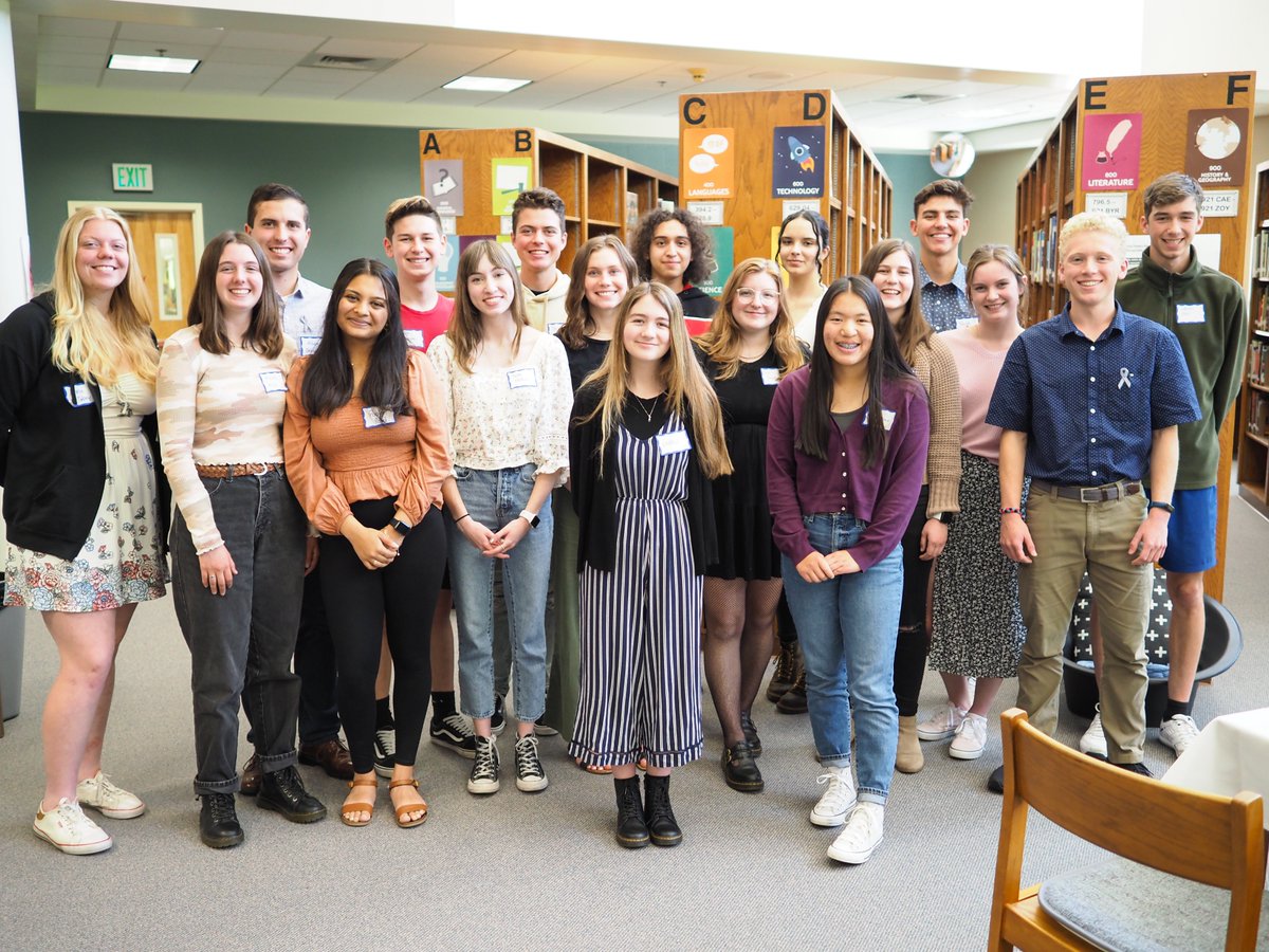Let’s hear it for the Class of 2022’s 18 valedictorians and two salutatorians! 🥳

READ MORE: facebook.com/GrantsPassScho…. #WeAreGP