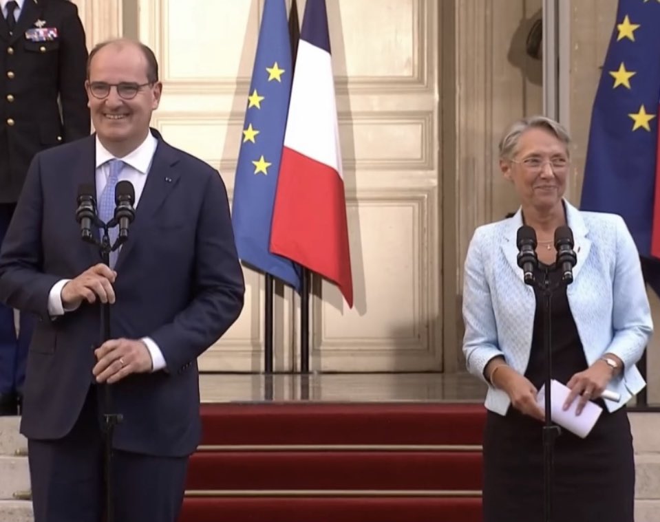 Sebhrlt's tweet photo. Félicitations Elisabeth Borne pour sa nomination en tant que Première ministre ! 

🙋‍♂️ À bientôt Jean Castex !
Merci pour ces deux années à la tête du Gouvernement ! @Elisabeth_Borne  @JeanCASTEX  @gouvernementFR @EmmanuelMacron @renais https://t.co/gA0heGuDD7