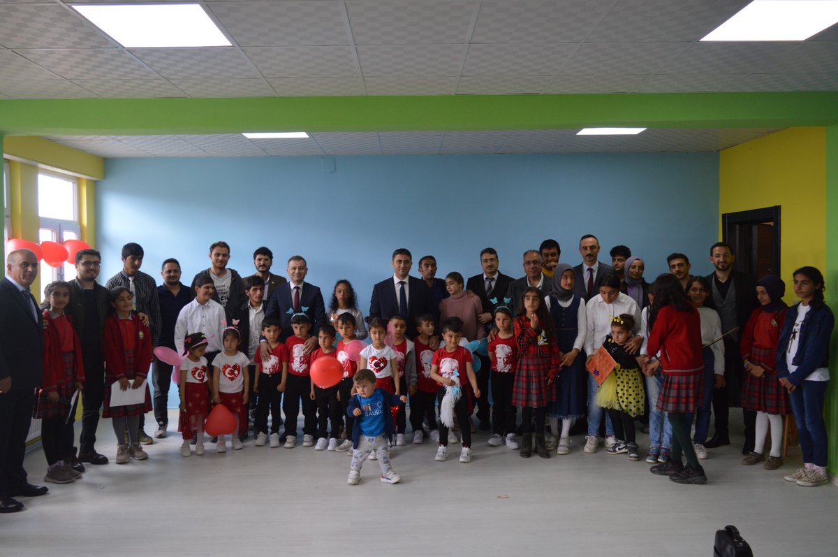 MemTuzluca's tweet photo. 10-16 Mayıs Engelliler Haftası Münasebeti ile ilçemiz Şehit Polis Mehmet Bora Tayfur Ortaokulu tarafından düzenlenen program Kaymakamımız Sayın Salih ÇİĞDEM'in teşrifleri ile gerçekleştirildi.
@tcmeb
@igdirvaliligi
@tuzlucakaymakam
@igdirmem76 https://t.co/RORwnFNRzc