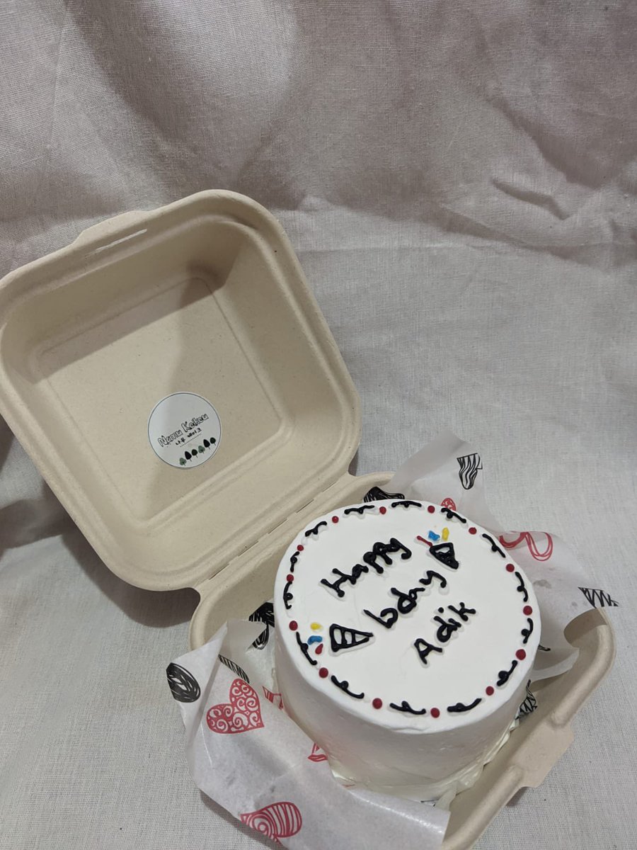 RienrinRien's tweet photo. cake from @namukeikeuid ini pesannya yg Same day💙💙bruntung bgd kbagian🙏🏻 once again Happy Birthday My lit sissy @Hanaaa_dulset https://t.co/p3rRkE2cT5