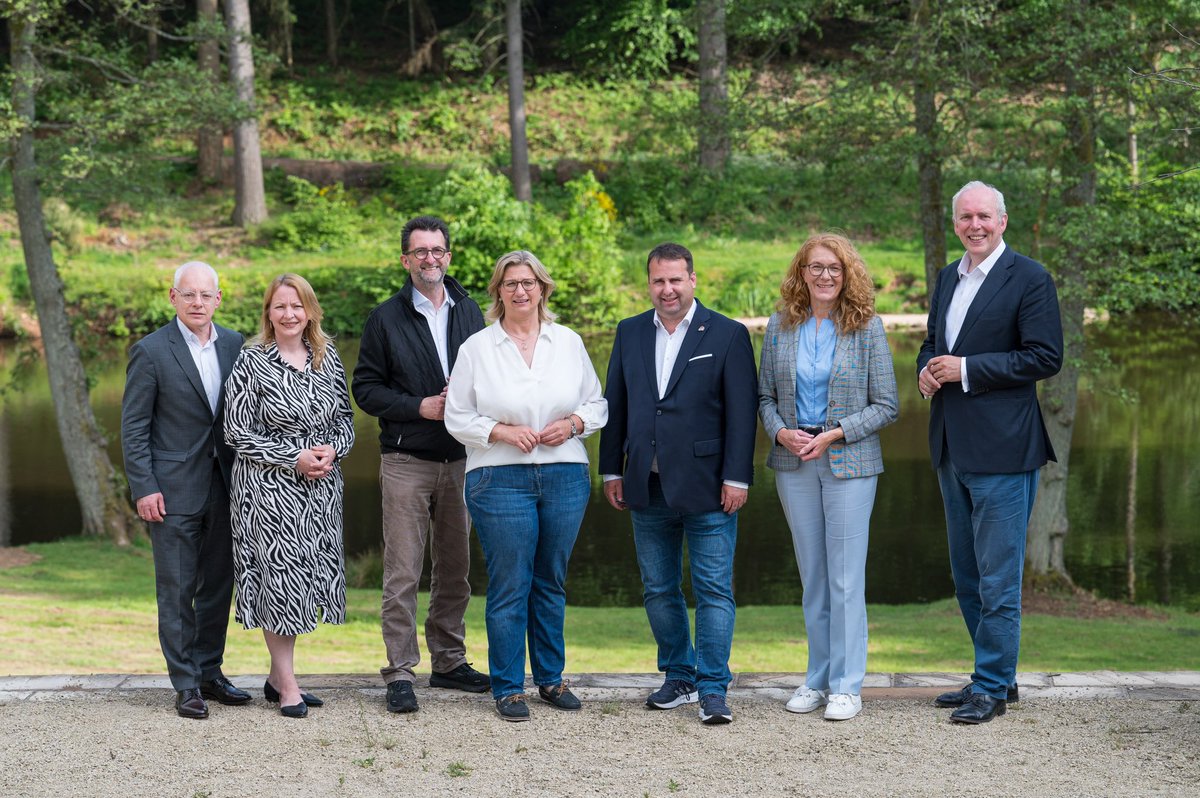 Die saarländische Landesregierung ist heute und morgen in #Tholey in Klausur, um die Schwerpunkte der Ressorts zu beraten. Morgen wird MPin <a href="/AnkeRehlinger/">Anke Rehlinger</a> in der #LPK berichten.

Foto: Oliver Dietze.