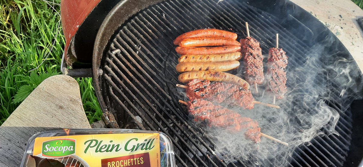 UnMecToque's tweet image. Cest la merguez, merguez parti, Tant qu'il y a de la braise, c'est pas fini.
#socopa #bbqfest #socopalesmordusdelaviande #Lesmusclés #clubdo