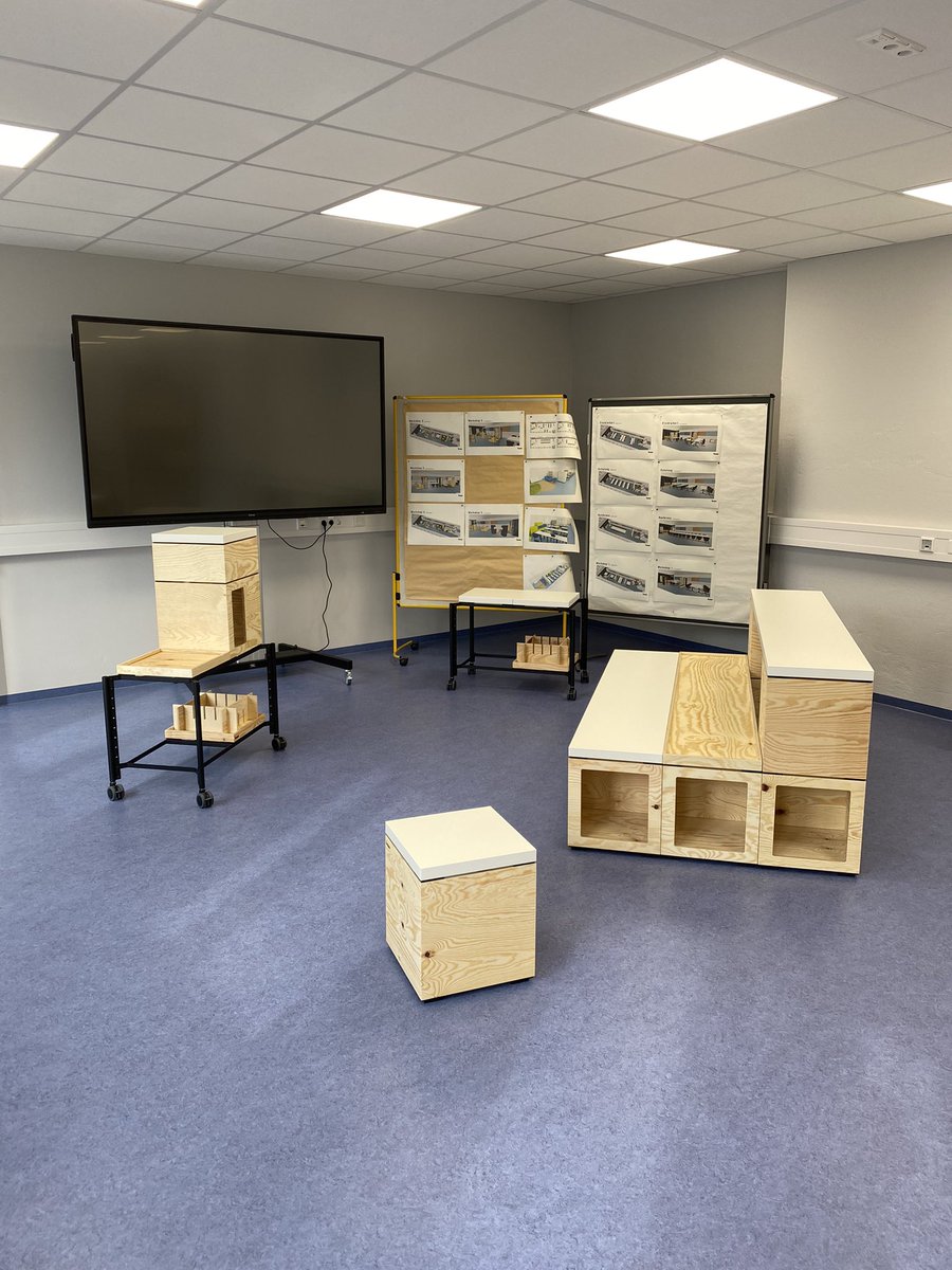 IPSN_Nuernberg's tweet image. Unsere Kollegin @MrsThurner war heute etwas in Spiellaune und hat mit den neuen Möbeln gebaut. Bald ist der Raum voll ausgestattet und ihr könnt euch auf tolle Veranstaltung dort freuen 🥳 #twlz #BayernEDU