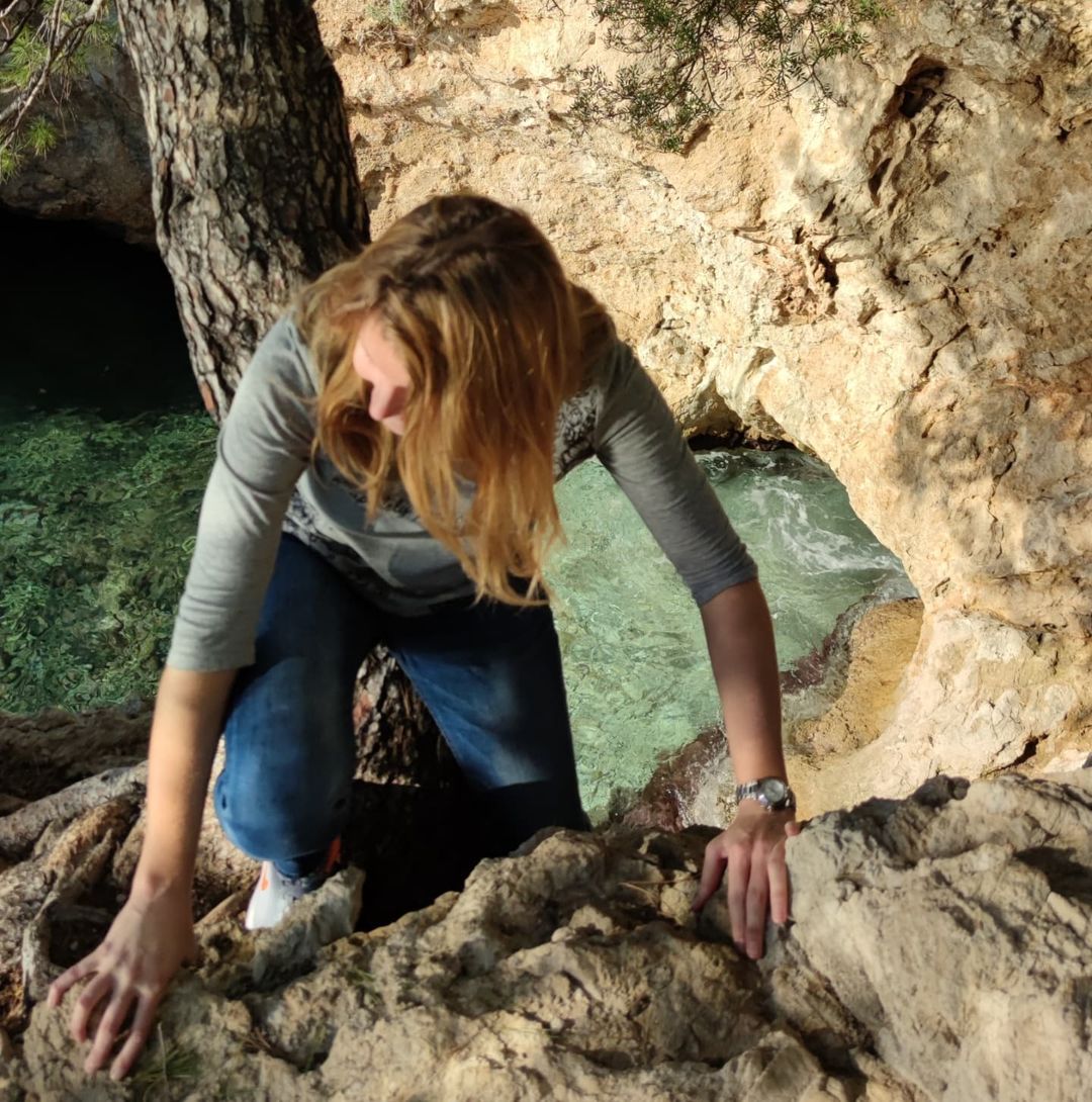 AklinaLucia's tweet photo. Who is going in cave with me? 😂#todayactivity https://t.co/8nhUGFHPdf