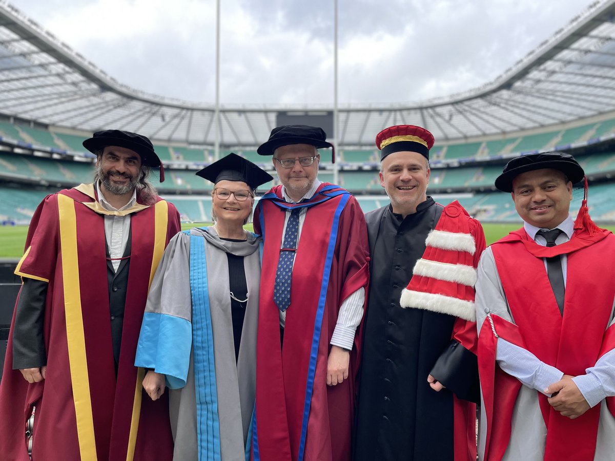 KingstonUni's tweet photo. It’s been a fantastic day for our #computerscience and #engineering graduates and academics💙 We’ll be here again tomorrow for more ceremonies🥳 #MadeInKingston https://t.co/cvpP0r7OEK