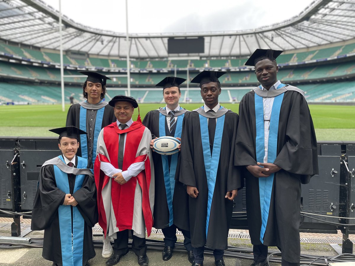 KingstonUni's tweet photo. It’s been a fantastic day for our #computerscience and #engineering graduates and academics💙 We’ll be here again tomorrow for more ceremonies🥳 #MadeInKingston https://t.co/cvpP0r7OEK