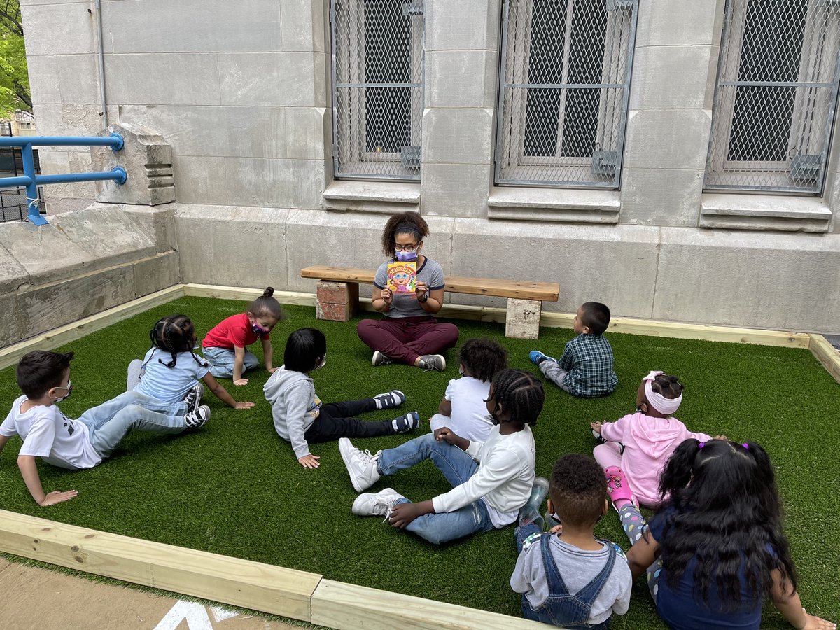 Magnet157's tweet photo. What a beautiful day for us to open our new picnic/storytelling area in our already gorgeous and thriving native garden. 3K students were so excited to sit on the grass in the sun for story time. @NYCDOED14 @NYCSchools @NYCGreenThumb @NatureBasedNY https://t.co/WvSh3xrzYg