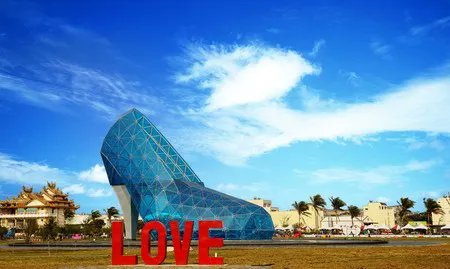 PurityPiper's tweet image. This is one of the most unusual churches that I've seen! buff.ly/3yFFug7