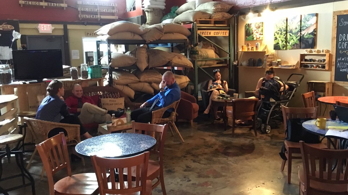ilanapreuss's tweet photo. Coffee shops are #smallscalemanufacturing when they roast their beans in house and sell them #wholesale too. This one is in #Virginia. Do you have a favorite #local producer? Share a pic! #locallymade https://t.co/0dIVldY6ho